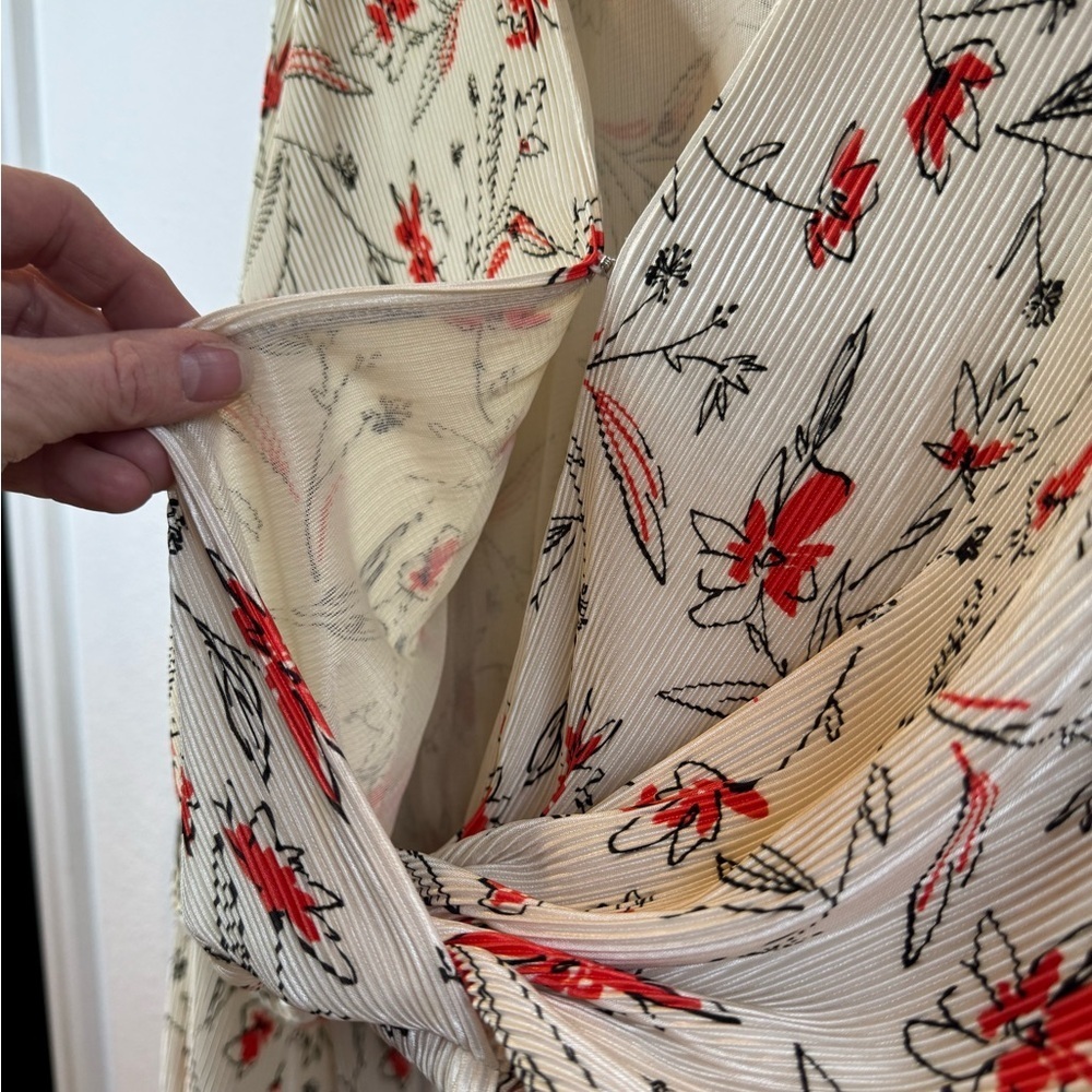ASTR THE LABEL Pleated Poet Sleeve Cinch Waist Blouse - Picture 11 of 12